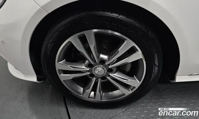 Mercedes-Benz E-Class 2015 2.1 автомат (гидро), миниатюра 5 Mercedes-Benz E-Class 2015 2.1 автомат (гидро), миниатюра 5