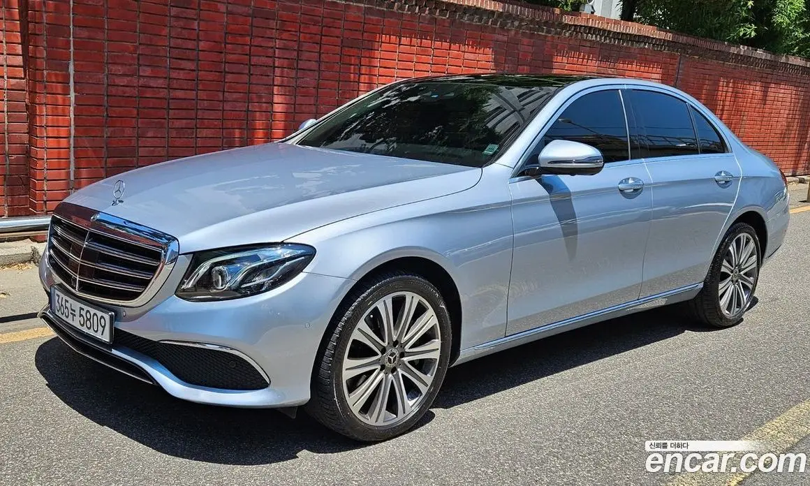 Mercedes-Benz E-Class 2018 3.0 автомат (гидро), фото 1 Mercedes-Benz E-Class 2018 3.0 автомат (гидро), фото 1