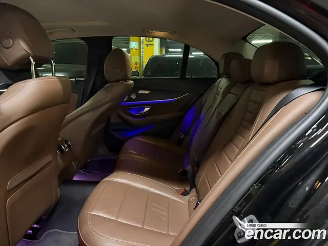 Mercedes-Benz E-Class 2020 2.0 автомат (гидро), миниатюра 11