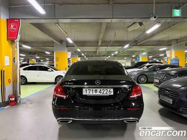 Mercedes-Benz E-Class 2020 2.0 автомат (гидро), миниатюра 4