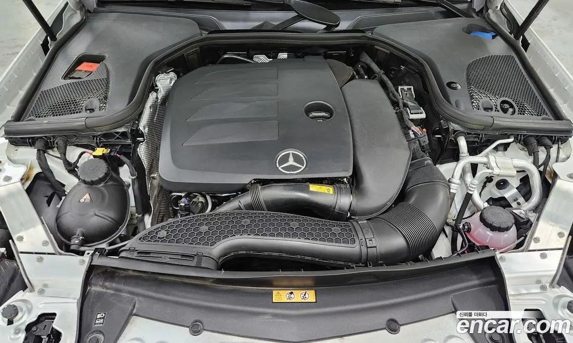 Mercedes-Benz E-Class 2023 2.0 автомат (гидро), фото 6