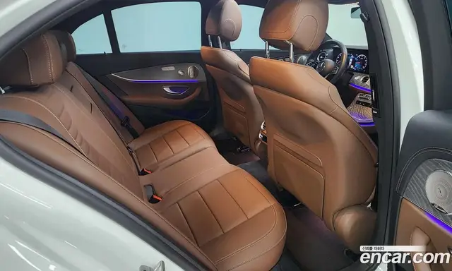 Mercedes-Benz E-Class 2023 2.0 автомат (гидро), миниатюра 10