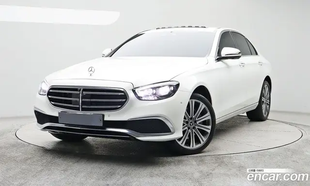 Mercedes-Benz E-Class, 2023, 32 816 км
