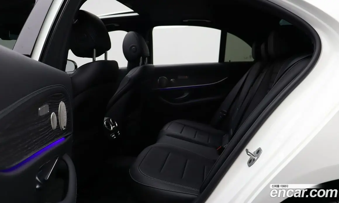 Mercedes-Benz E-Class 2023 2.0 автомат (гидро), фото 11