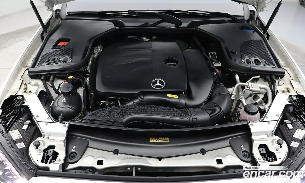 Mercedes-Benz E-Class 2023 2.0 автомат (гидро), фото 6