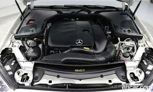 Mercedes-Benz E-Class 2023 2.0 автомат (гидро), миниатюра 6