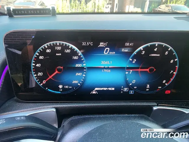 Mercedes-Benz GLB-Class 2023 2.0 автомат (гидро), миниатюра 2