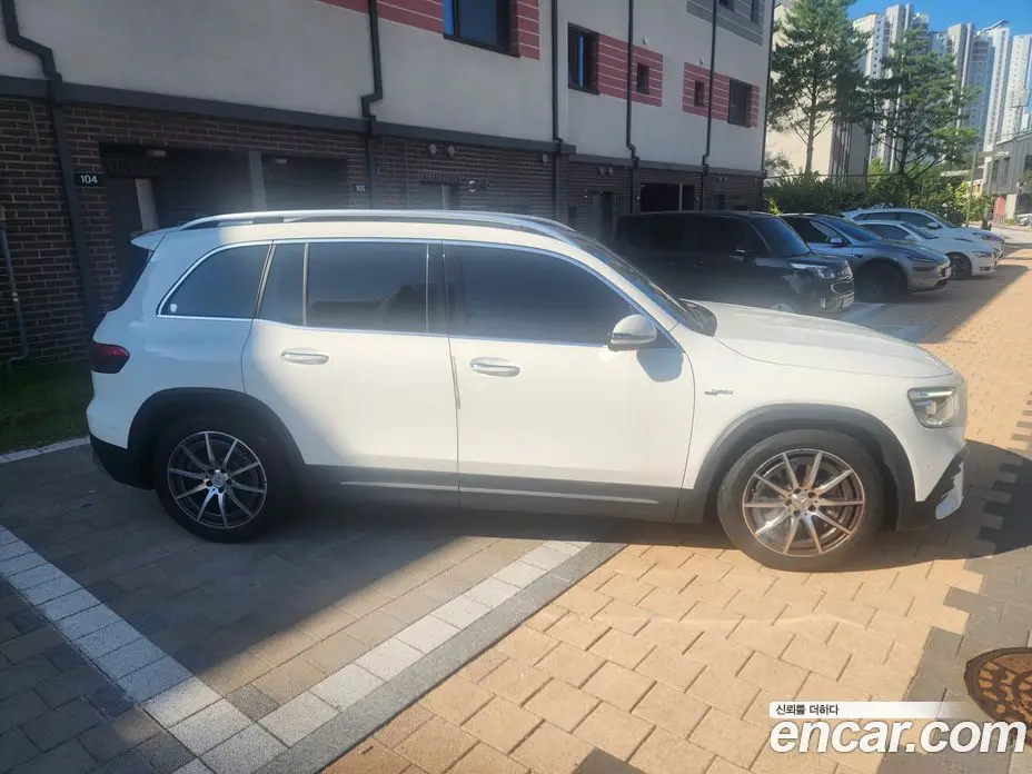 Mercedes-Benz GLB-Class 2023 2.0 автомат (гидро), фото 8