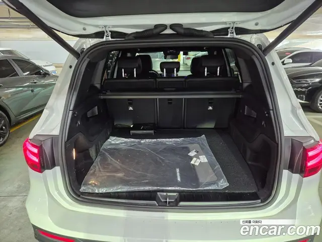 Mercedes-Benz GLB-Class 2024 2.0 автомат (гидро), миниатюра 9