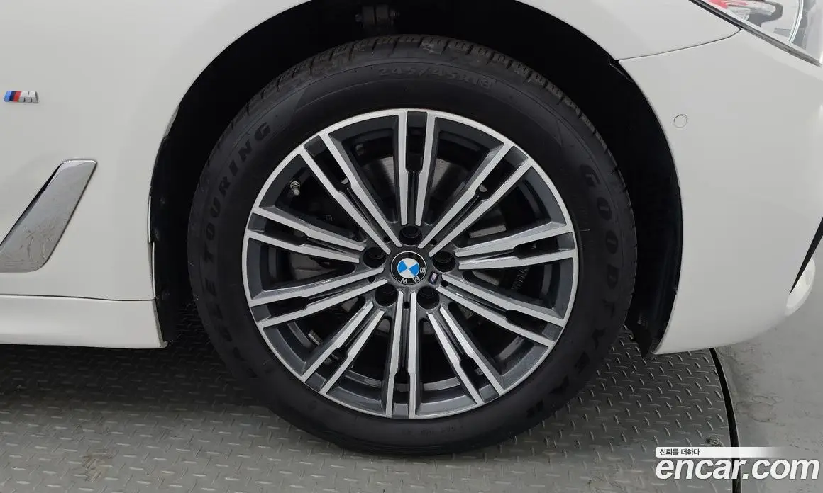 BMW 5 серия 2018 2.0 автомат (гидро), фото 4