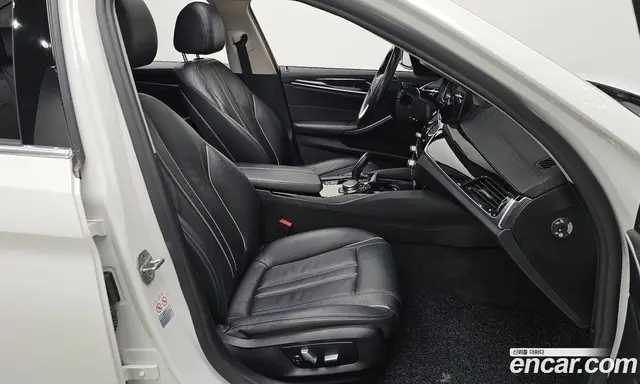 BMW 5 серия 2018 2.0 автомат (гидро), миниатюра 10