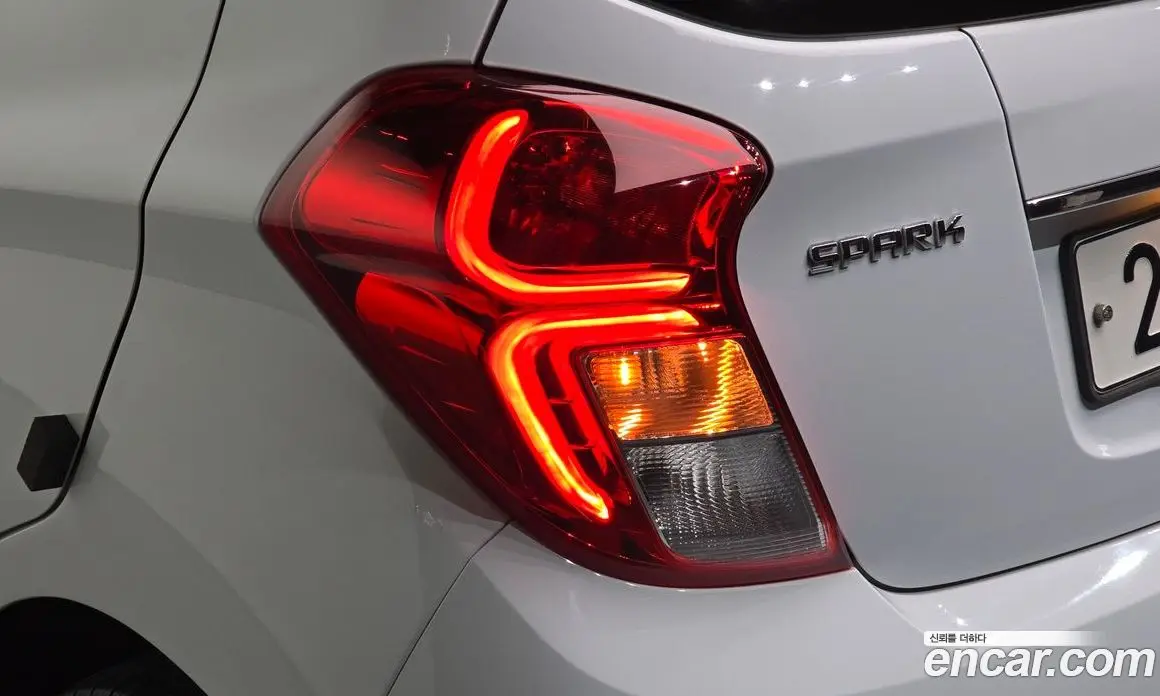 Chevrolet Spark 2016 1.0 автомат (гидро), фото 9