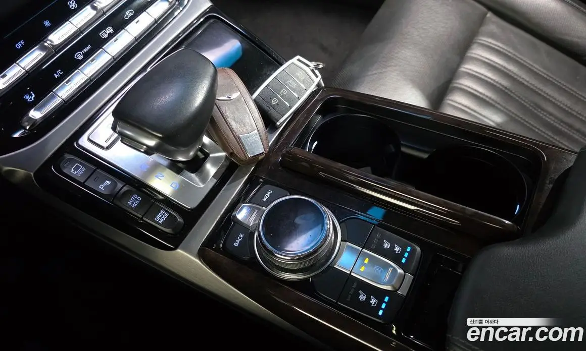 Genesis EQ900 2016 3.8 автомат (гидро), фото 9 Genesis EQ900 2016 3.8 автомат (гидро), фото 9