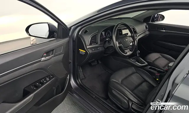 Hyundai Avante 2017 1.6 автомат (гидро), миниатюра 11
