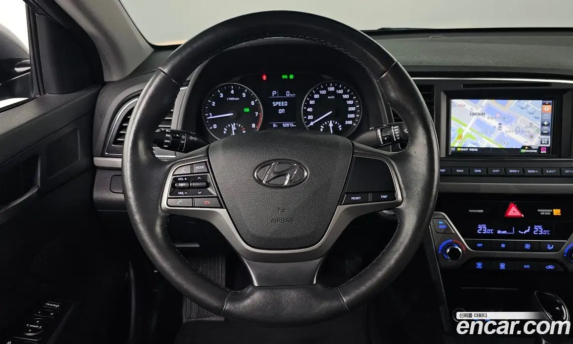 Hyundai Avante 2017 1.6 автомат (гидро), фото 13