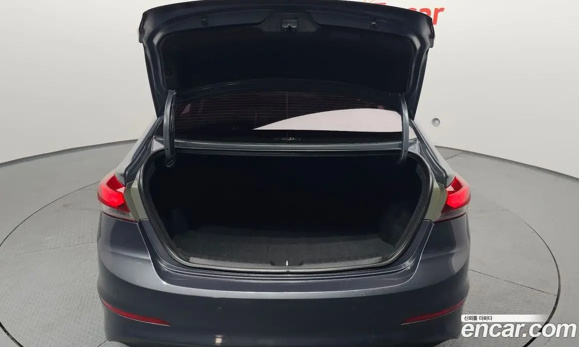 Hyundai Avante 2017 1.6 автомат (гидро), фото 20