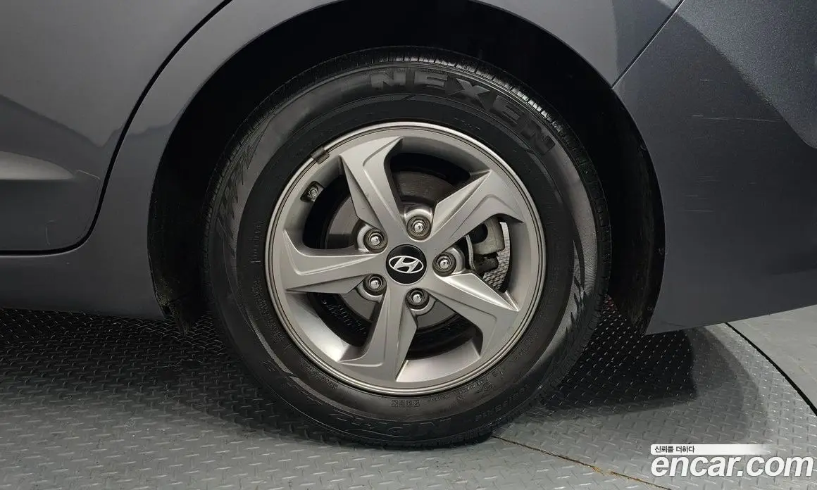 Hyundai Avante 2017 1.6 автомат (гидро), фото 5