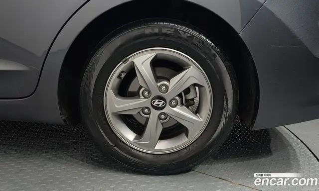 Hyundai Avante 2017 1.6 автомат (гидро), миниатюра 5