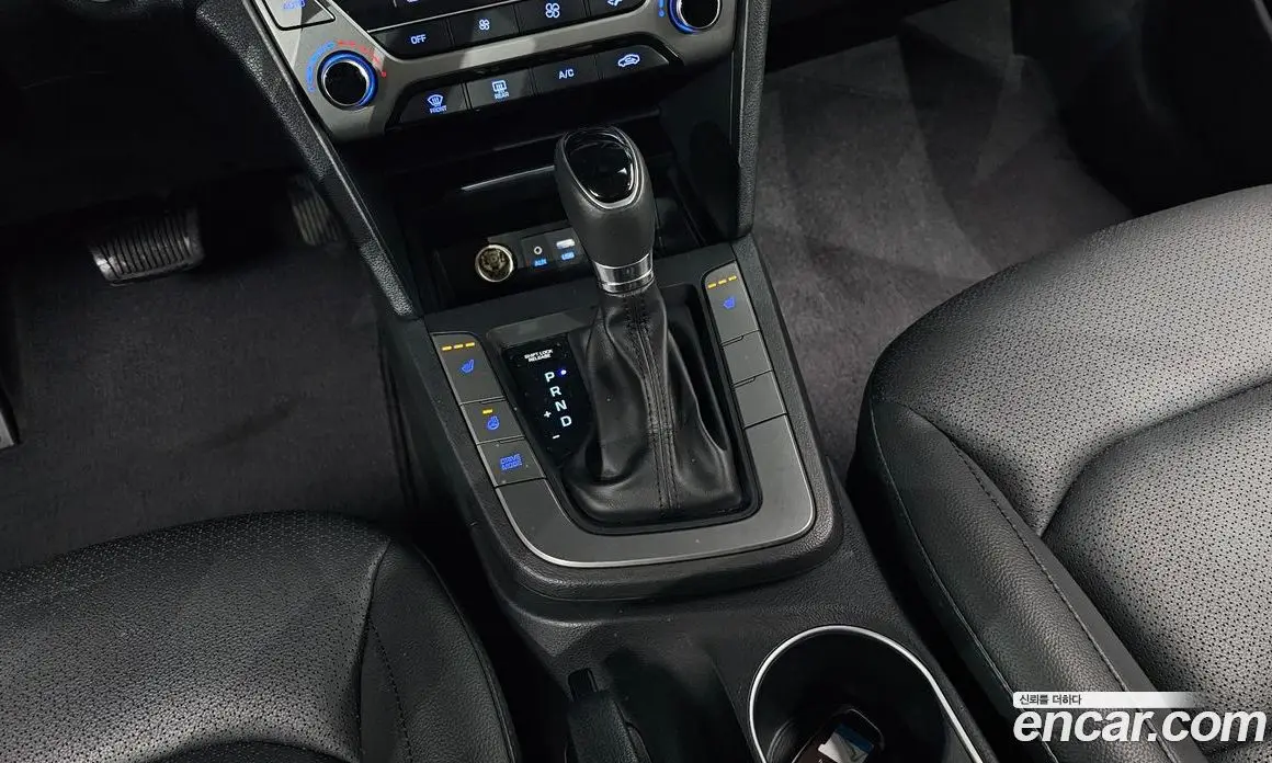 Hyundai Avante 2017 1.6 автомат (гидро), фото 9