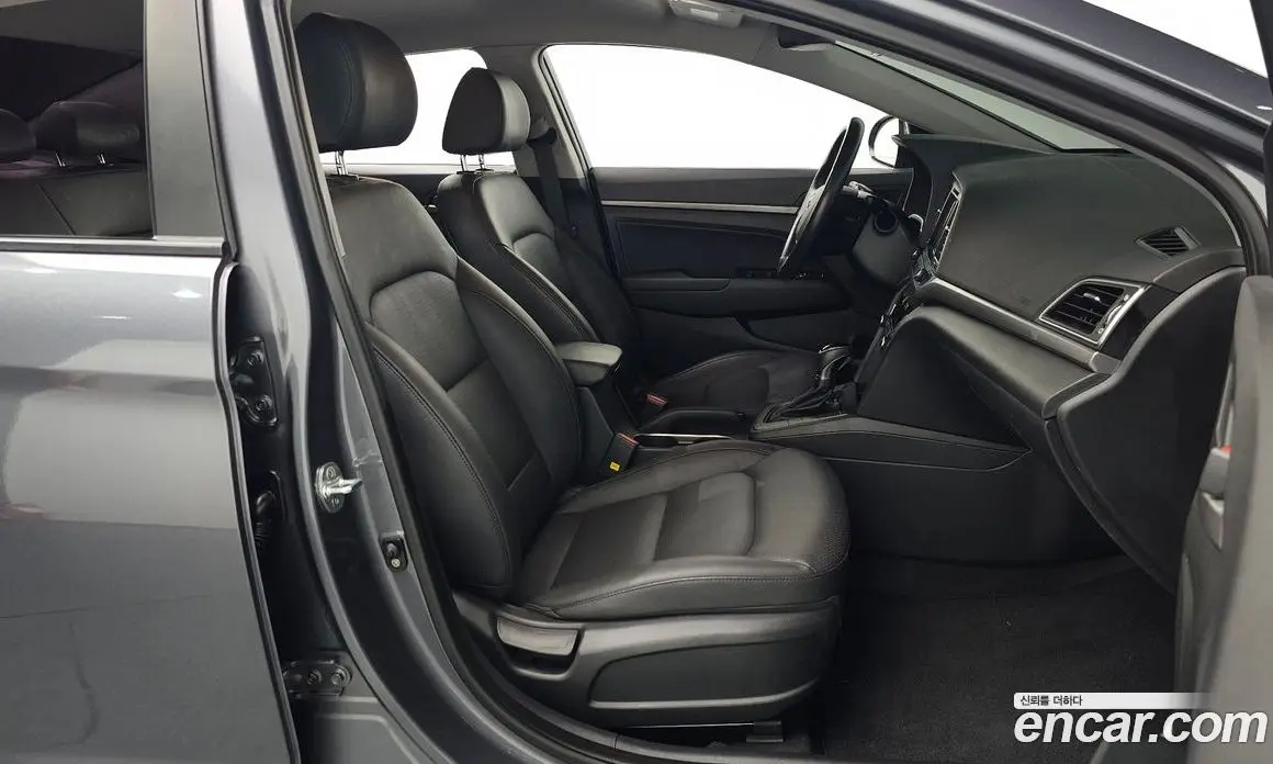 Hyundai Avante 2017 1.6 автомат (гидро), фото 10