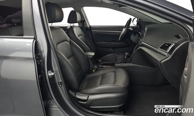 Hyundai Avante 2017 1.6 автомат (гидро), миниатюра 10
