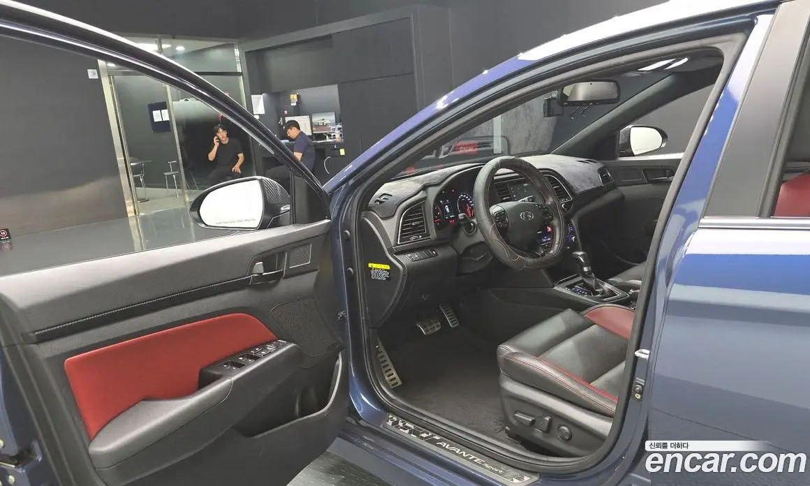 Hyundai Avante 2017 1.6 автомат (гидро), фото 13