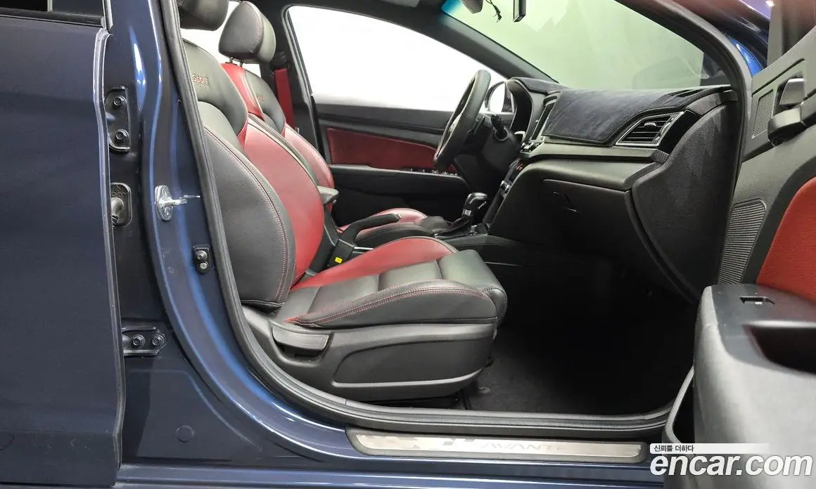 Hyundai Avante 2017 1.6 автомат (гидро), фото 16