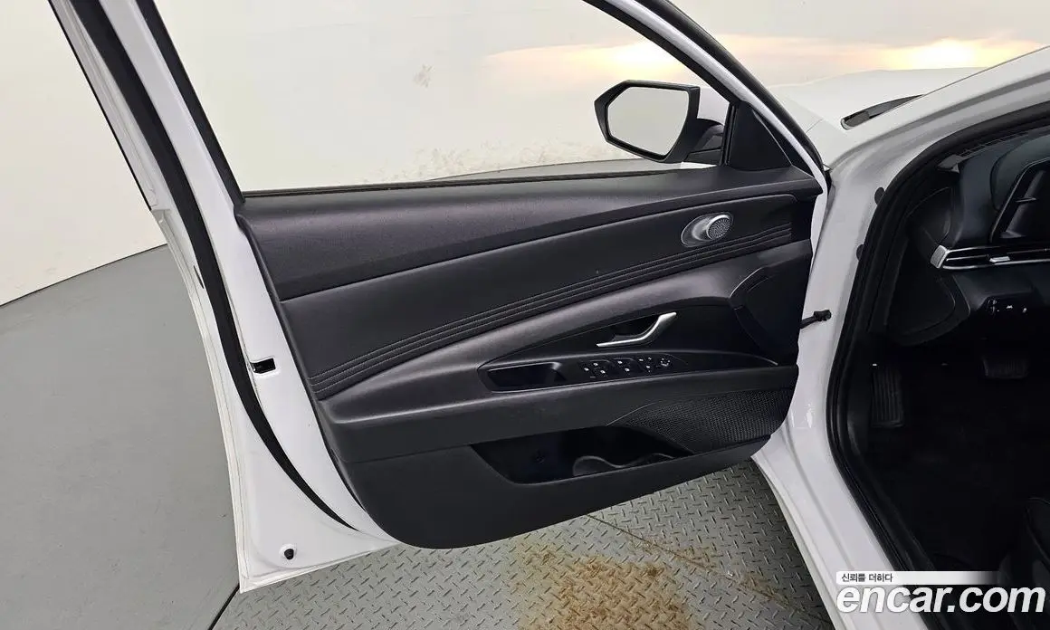 Hyundai Avante 2022 1.6 автомат (гидро), фото 14