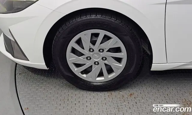 Hyundai Avante 2022 1.6 автомат (гидро), миниатюра 5