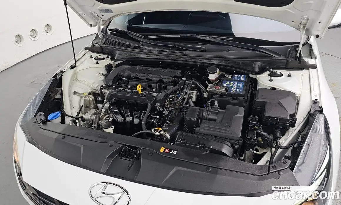 Hyundai Avante 2022 1.6 автомат (гидро), фото 6