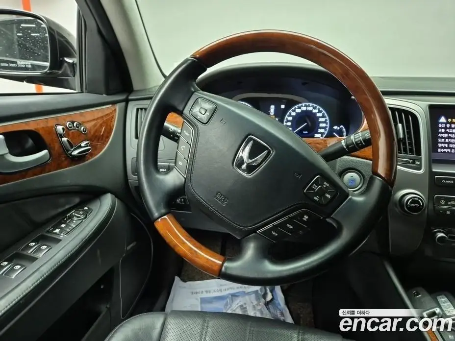 Hyundai Equus 2011 5.0 автомат (гидро), фото 15 Hyundai Equus 2011 5.0 автомат (гидро), фото 15