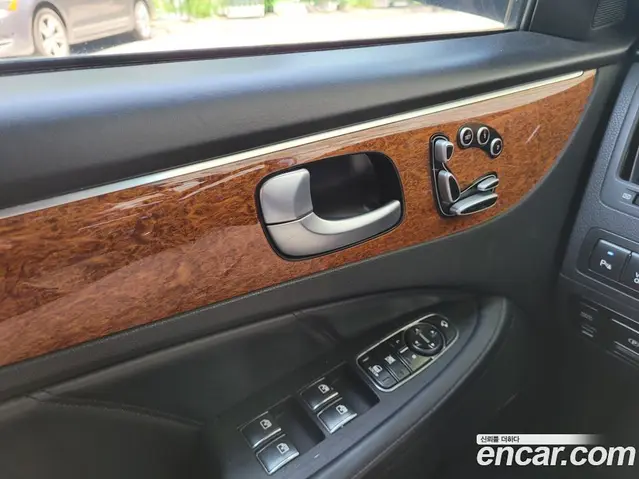 Hyundai Equus 2011 5.0 автомат (гидро), миниатюра 9