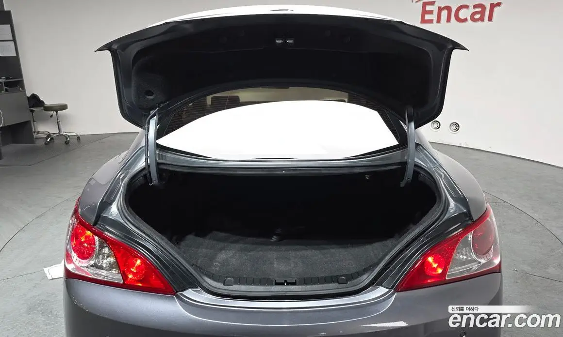 Hyundai Genesis 2009 3.8 автомат (гидро), фото 20