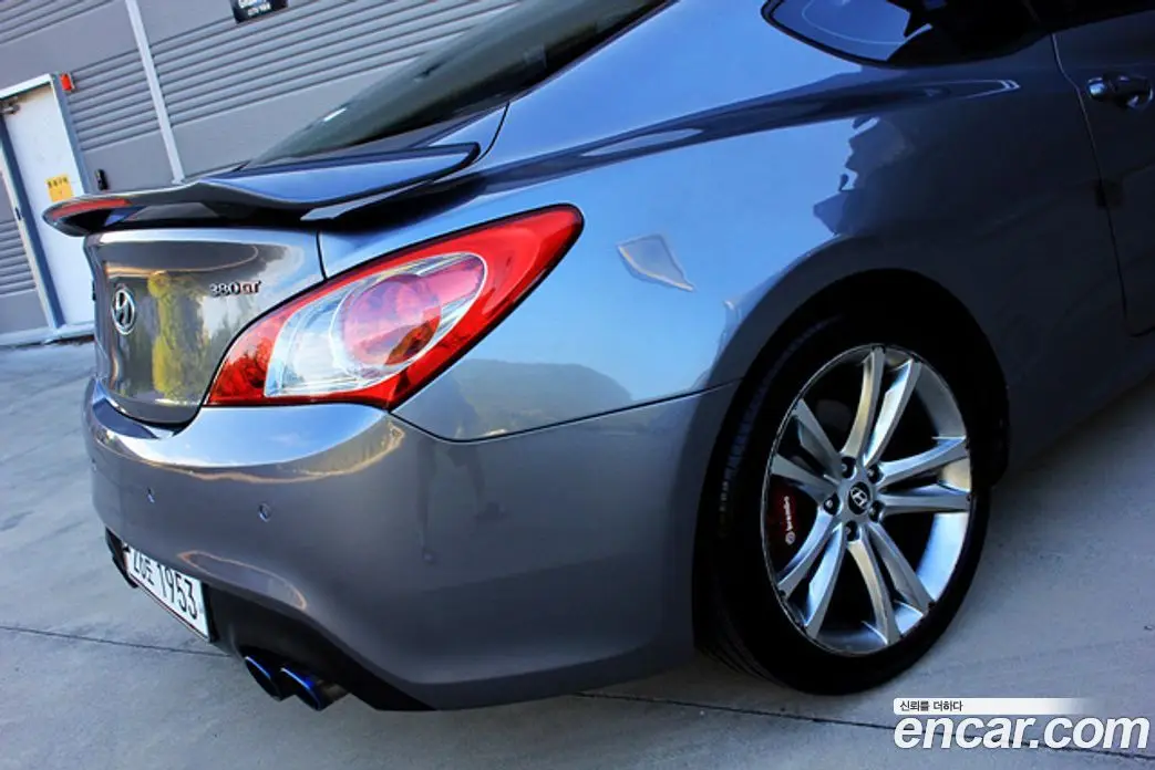 Hyundai Genesis 2009 3.8 автомат (гидро), фото 17