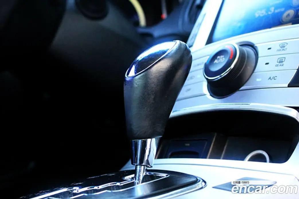 Hyundai Genesis 2009 3.8 автомат (гидро), фото 9