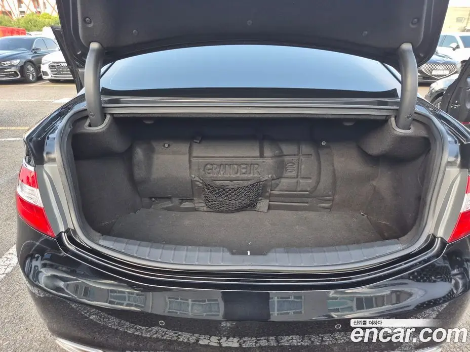 Hyundai Grandeur 2014 3.0 автомат (гидро), фото 16