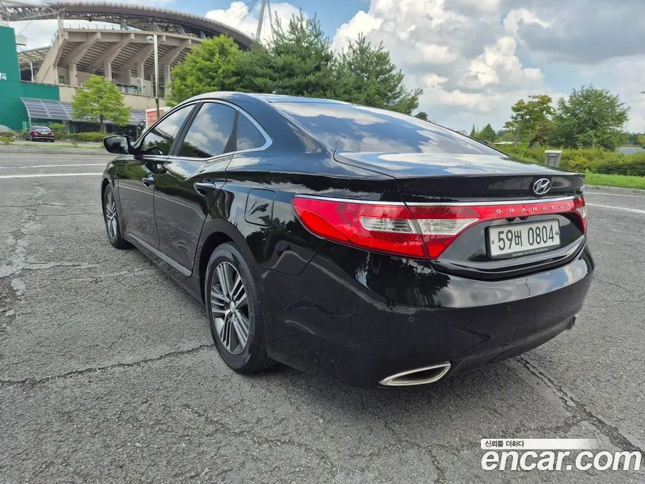 Hyundai Grandeur 2014 3.0 автомат (гидро), фото 3