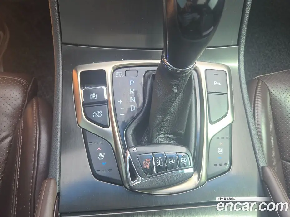 Hyundai Grandeur 2014 3.0 автомат (гидро), фото 10