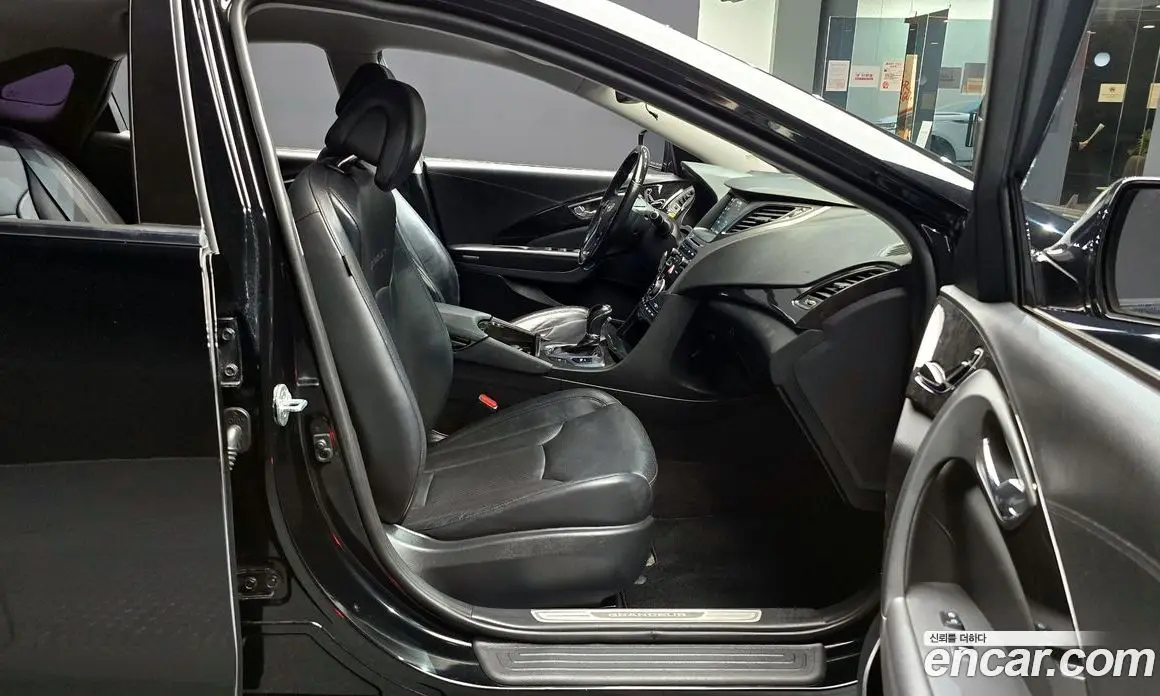 Hyundai Grandeur 2015 3.0 автомат (гидро), фото 17 Hyundai Grandeur 2015 3.0 автомат (гидро), фото 17