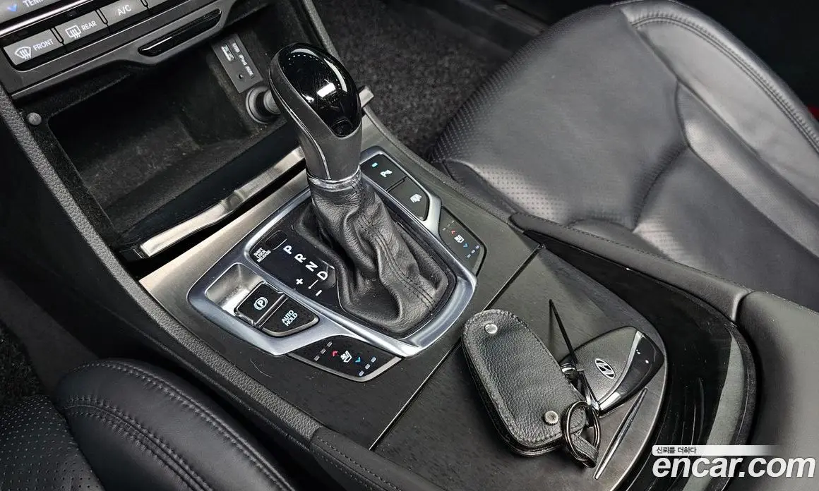 Hyundai Grandeur 2015 2.4 автомат (гидро), фото 12 Hyundai Grandeur 2015 2.4 автомат (гидро), фото 12