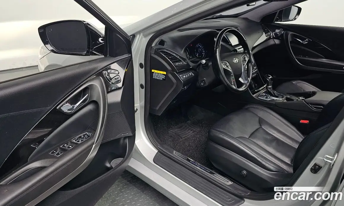 Hyundai Grandeur 2015 2.4 автомат (гидро), фото 13 Hyundai Grandeur 2015 2.4 автомат (гидро), фото 13