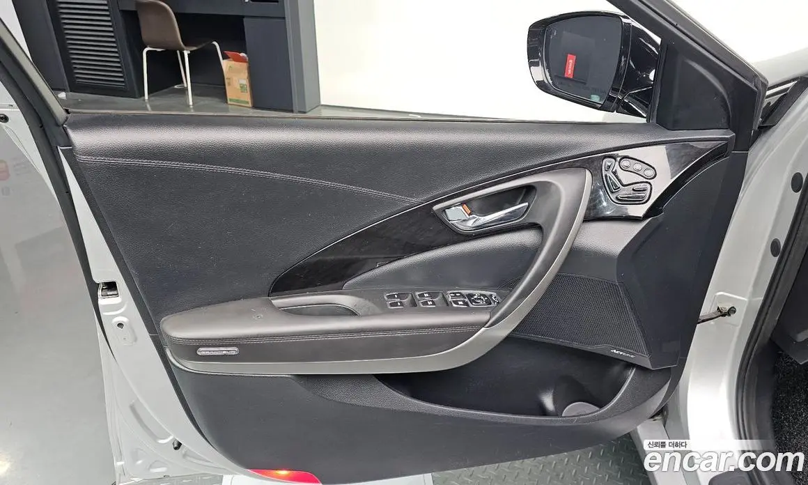 Hyundai Grandeur 2015 2.4 автомат (гидро), фото 14 Hyundai Grandeur 2015 2.4 автомат (гидро), фото 14