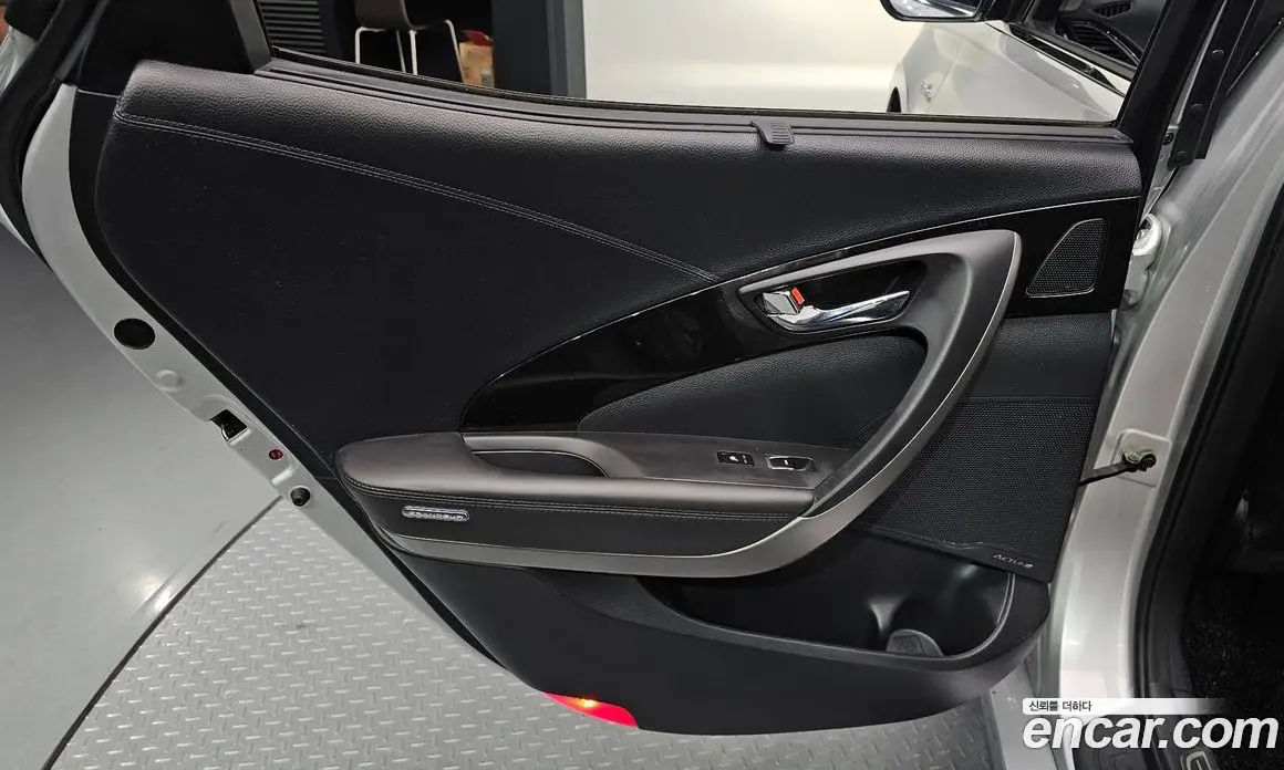 Hyundai Grandeur 2015 2.4 автомат (гидро), фото 15 Hyundai Grandeur 2015 2.4 автомат (гидро), фото 15