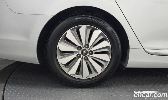 Hyundai Grandeur 2015 2.4 автомат (гидро), миниатюра 5 Hyundai Grandeur 2015 2.4 автомат (гидро), миниатюра 5