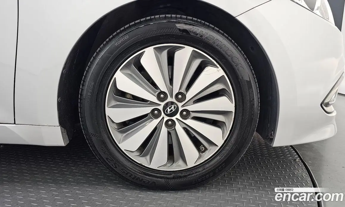 Hyundai Grandeur 2015 2.4 автомат (гидро), фото 7 Hyundai Grandeur 2015 2.4 автомат (гидро), фото 7