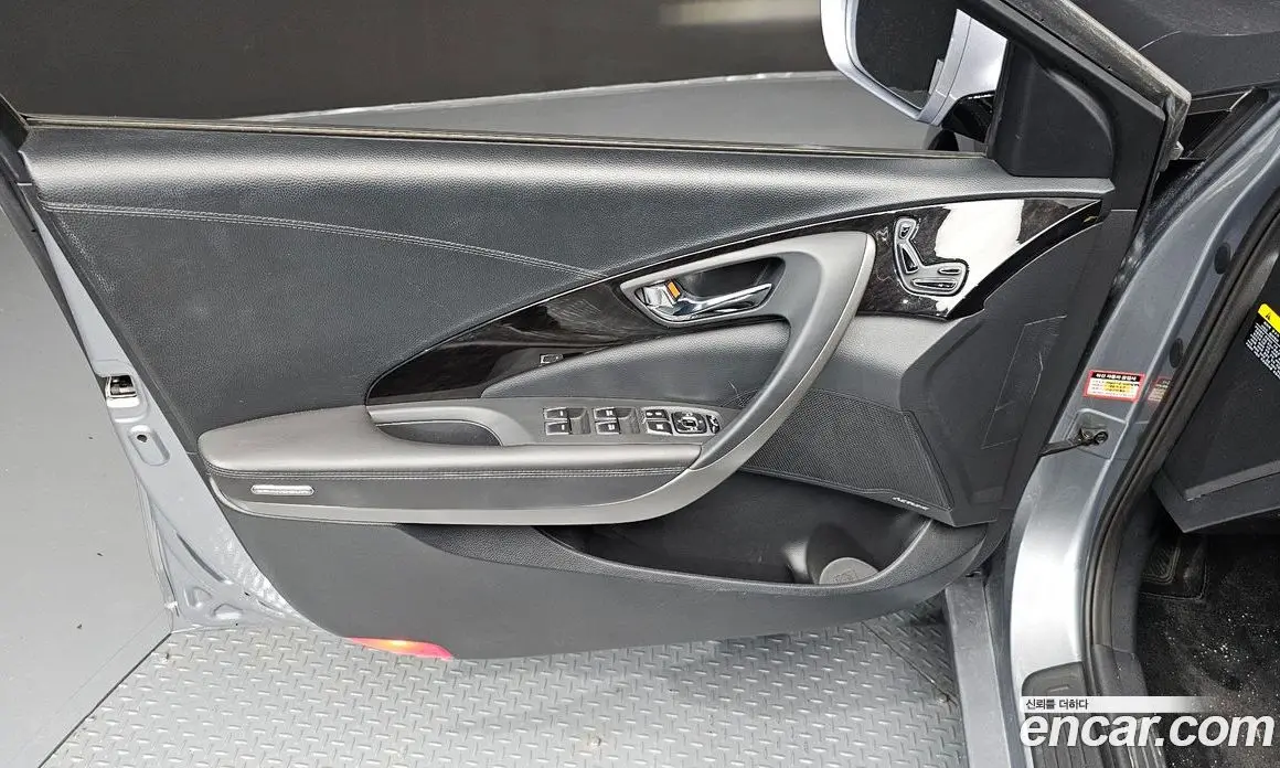 Hyundai Grandeur 2016 2.4 автомат (гидро), фото 14