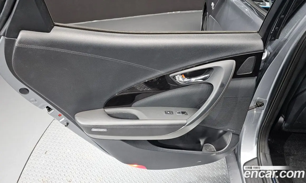 Hyundai Grandeur 2016 2.4 автомат (гидро), фото 15