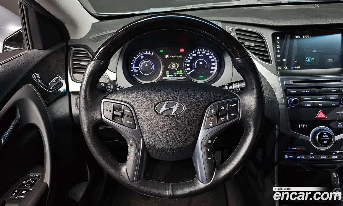 Hyundai Grandeur 2016 2.4 автомат (гидро), фото 19