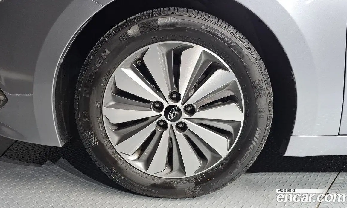 Hyundai Grandeur 2016 2.4 автомат (гидро), фото 5