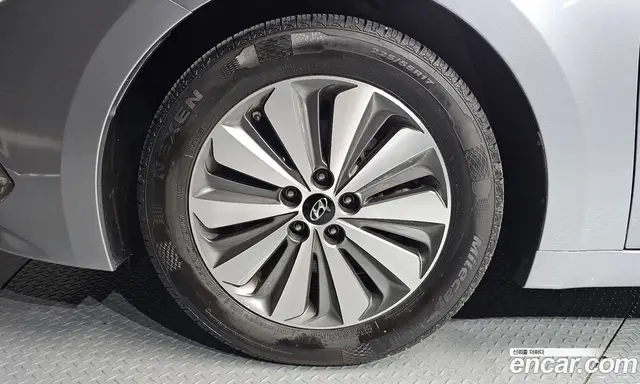 Hyundai Grandeur 2016 2.4 автомат (гидро), миниатюра 5
